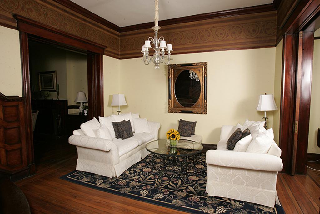 Morgan State House Inn オールバニ エクステリア 写真
